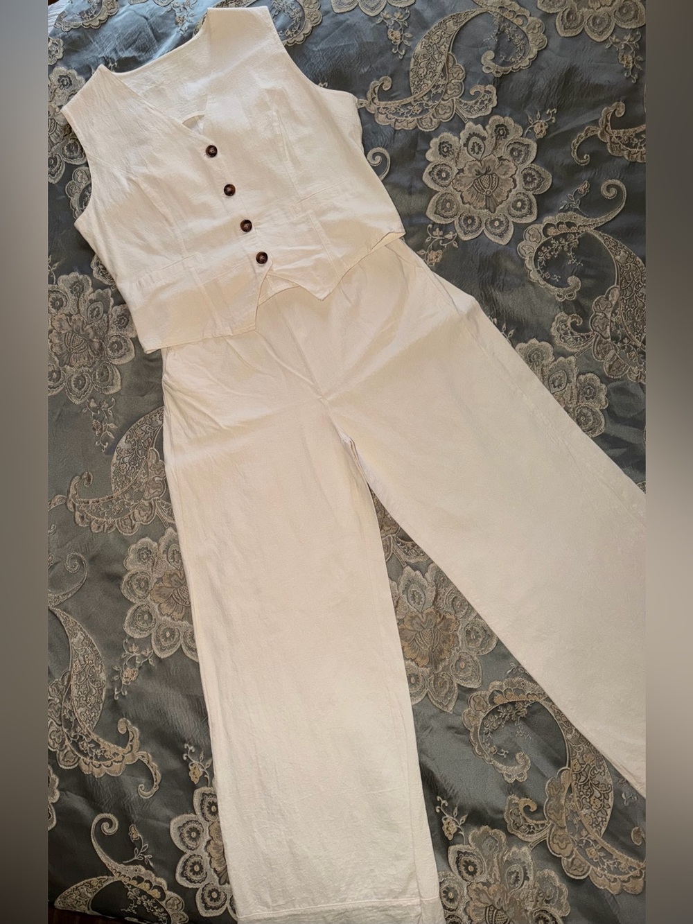 Cream Wide-Leg Pants with Button-Front Vest - Picture 3 of 13